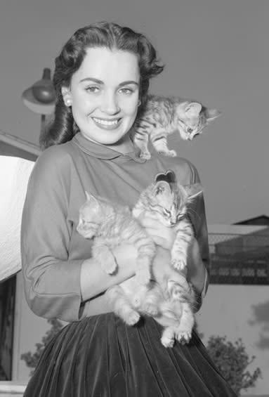 Susan Cabot, born Harriet Shapiro, photographed in 1950. (PUBLIC DOMAIN / LOS ANGELES DAILY NEWS - UCLA LIBRARY)
