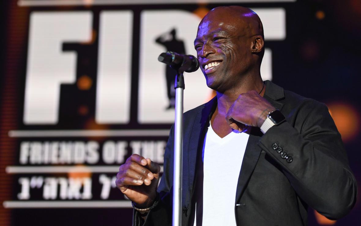 Singer Seal performs at the Friends of the IDF (FIDF) fundraiser in 2017