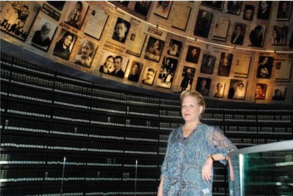 Bette Midler visited the Yad Vashem Holocaust Museum in Jerusalem 