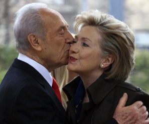Peres kisses Hillary