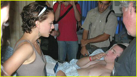 Natalie Portman paying a visit to a wounded soldier in Israel 